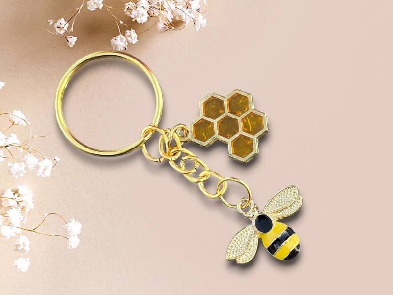 Bee Mine Schlüsselanhänger " Bienchen Und Wabe" | Geschenk Biene Freundin Kleinigkeit Selbstgemachtes von InneresGlaenzen