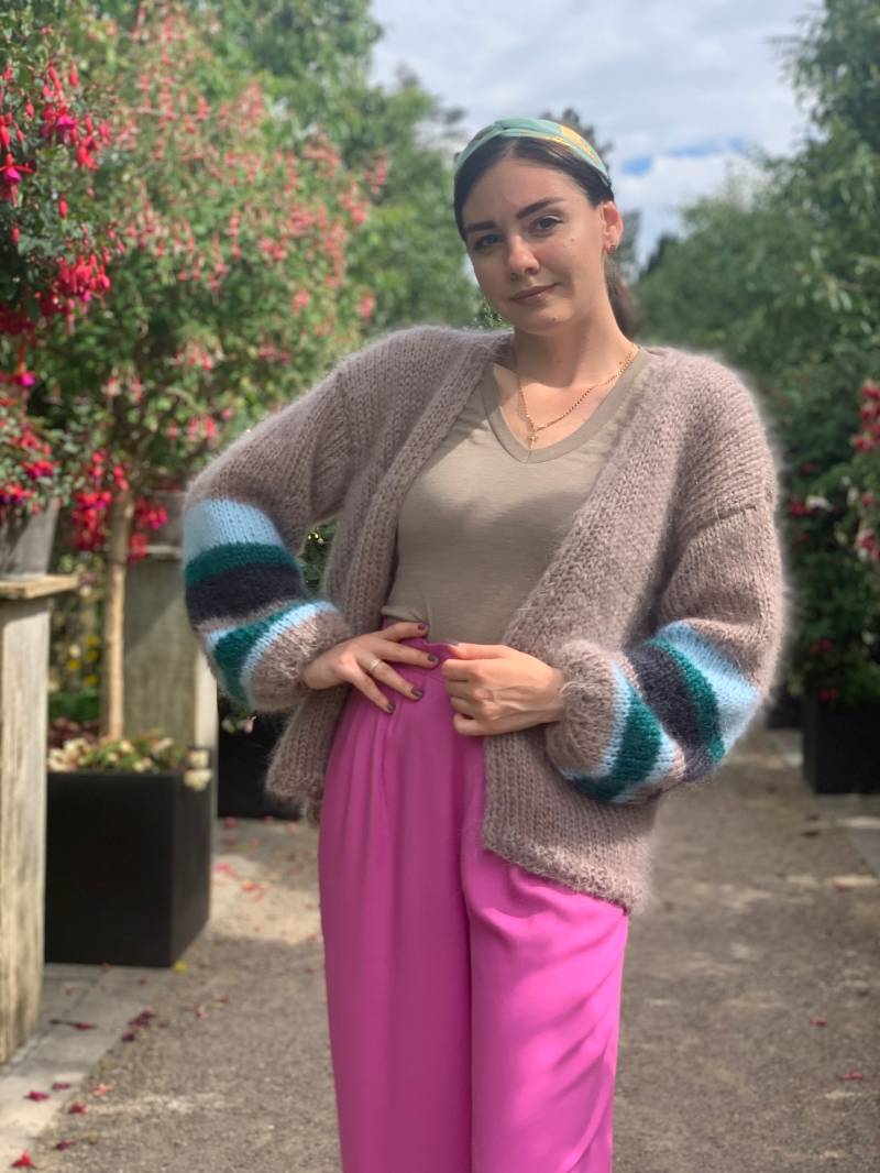 Damen Strickjacke Mohairpullover Flauschig Voluminös Oversized von InneskaKnittingUA