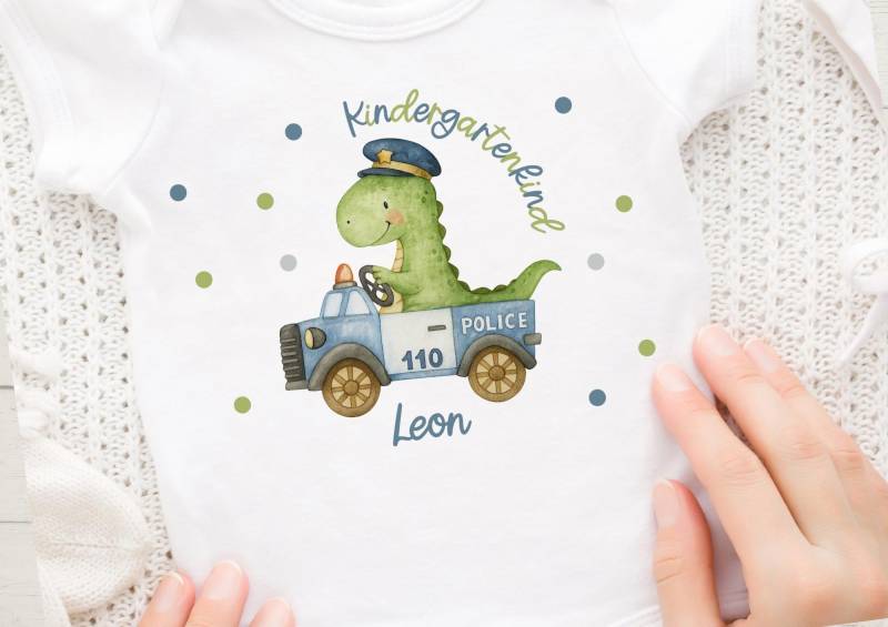 Bügelbild Dino Kindergartenkind Mit Name - Polizeiauto Personalisiert Einschulung Polizei Kinder A4/A5 Bügelbild Dino Kindergartenkind Mit Name - Polizeiauto Personalisiert Einschulung Polizei Kinder A4/A5 von InselKids