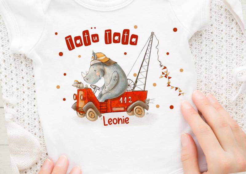 Bügelbild Für Bunte Stoffe Mit Wunschname Und Weiße Personalisiert Feuerwehr Rettungsfahrzeug Tatü Tata von InselKids