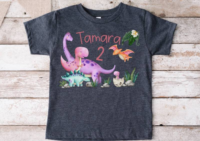 Bügelbild Für Bunte Textilien Mit Wunschname Und Alter Personalisiert Fuchs Geburtstagsshirt Dinosaurier Dino Rosa T-Rex von InselKids
