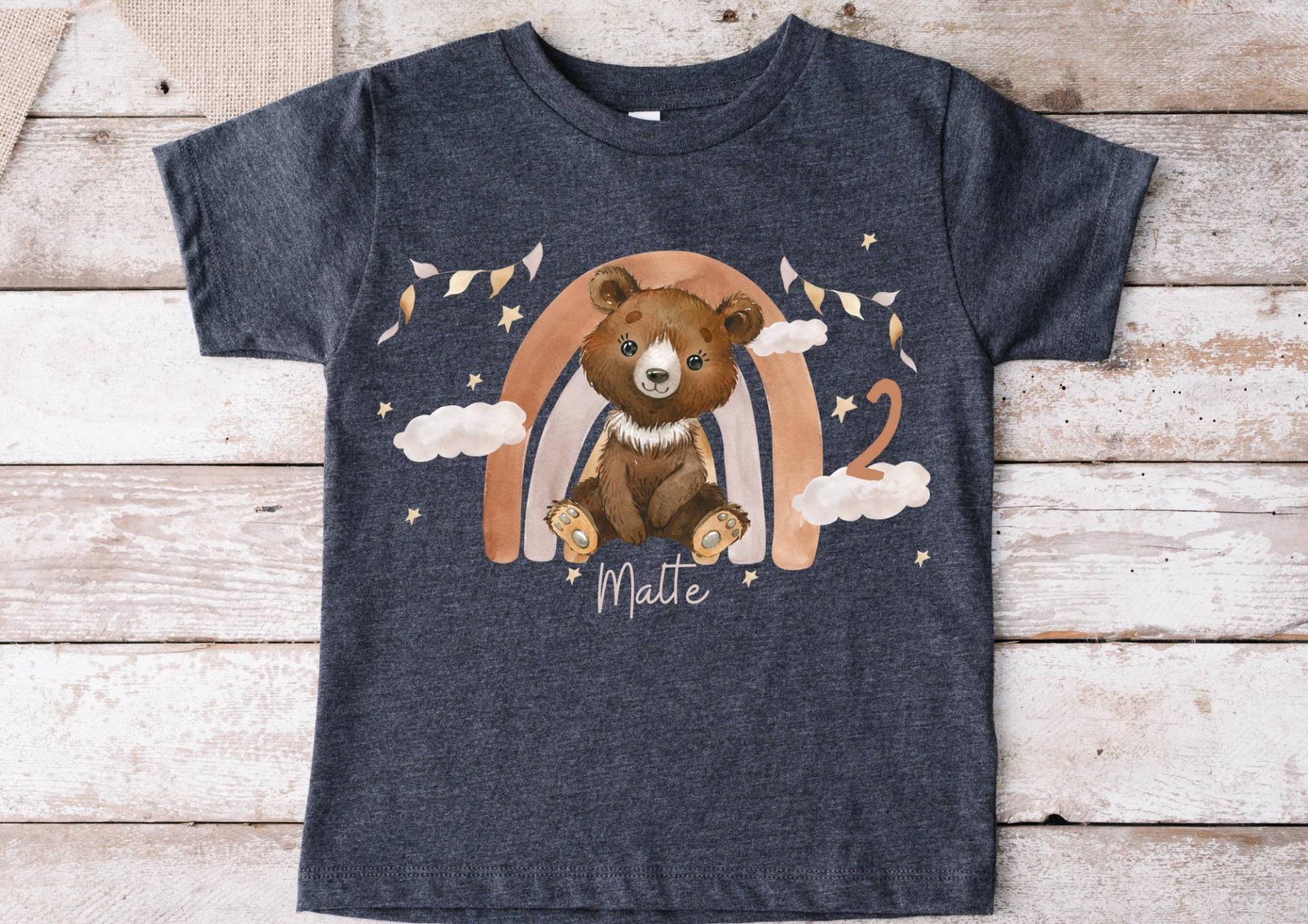 Bügelbild Geburtstag Regenbogen Mit Wunschname Und Alter Personalisiert Bär Boho Wolken von InselKids