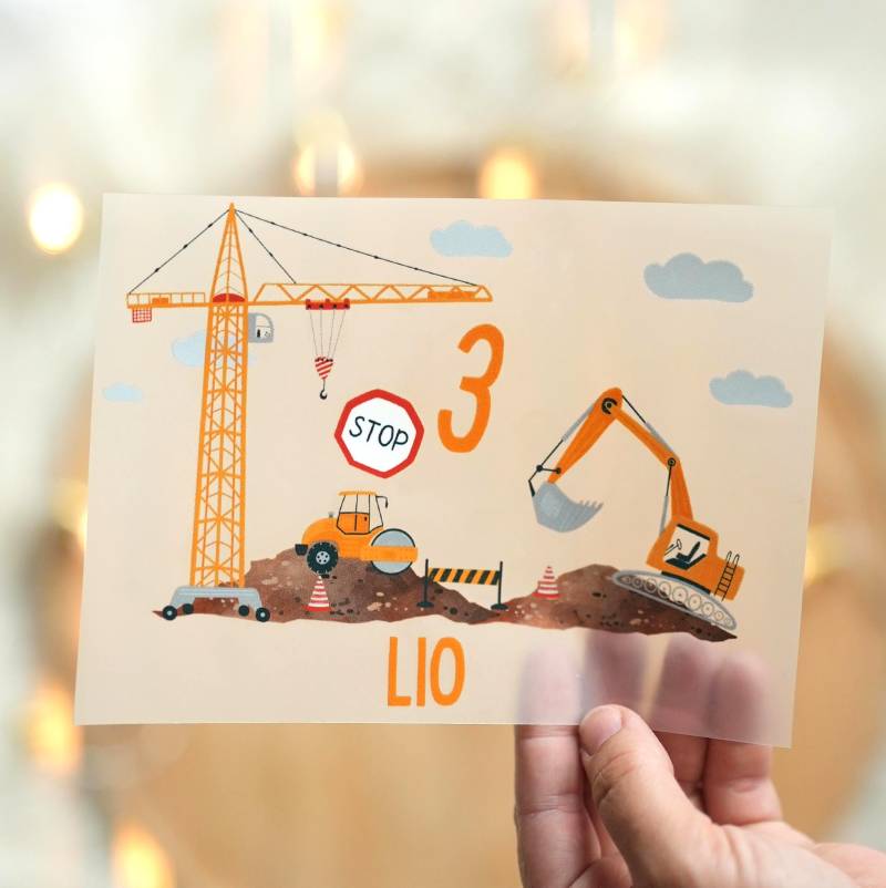 Bügelbild Kran - Personalisiert Mit Name & Alter Aufbügler Für Geburtstagsshirt Baustelle Motiv A4/A5 von InselKids