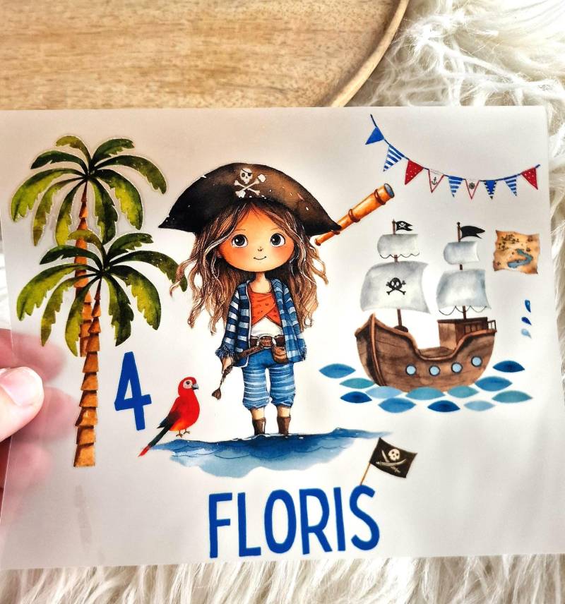 Bügelbild Piratenmädchen Personalisiert - Mit Name & Alter Geburtstag Mädchen Pirat Shirt Kindergeburtstag Bügelbild Piratenmädchen Personalisiert - Mit Name & Alter Geburtstag Mädchen Pirat Shirt Kindergeburtstag von InselKids