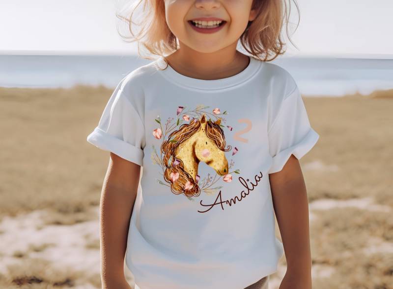 T-Shirt Geburtstagsshirt Personalisiert Geburtstagskind Junge Mädchen Pferd Reiterin Blumen Pony von InselKids