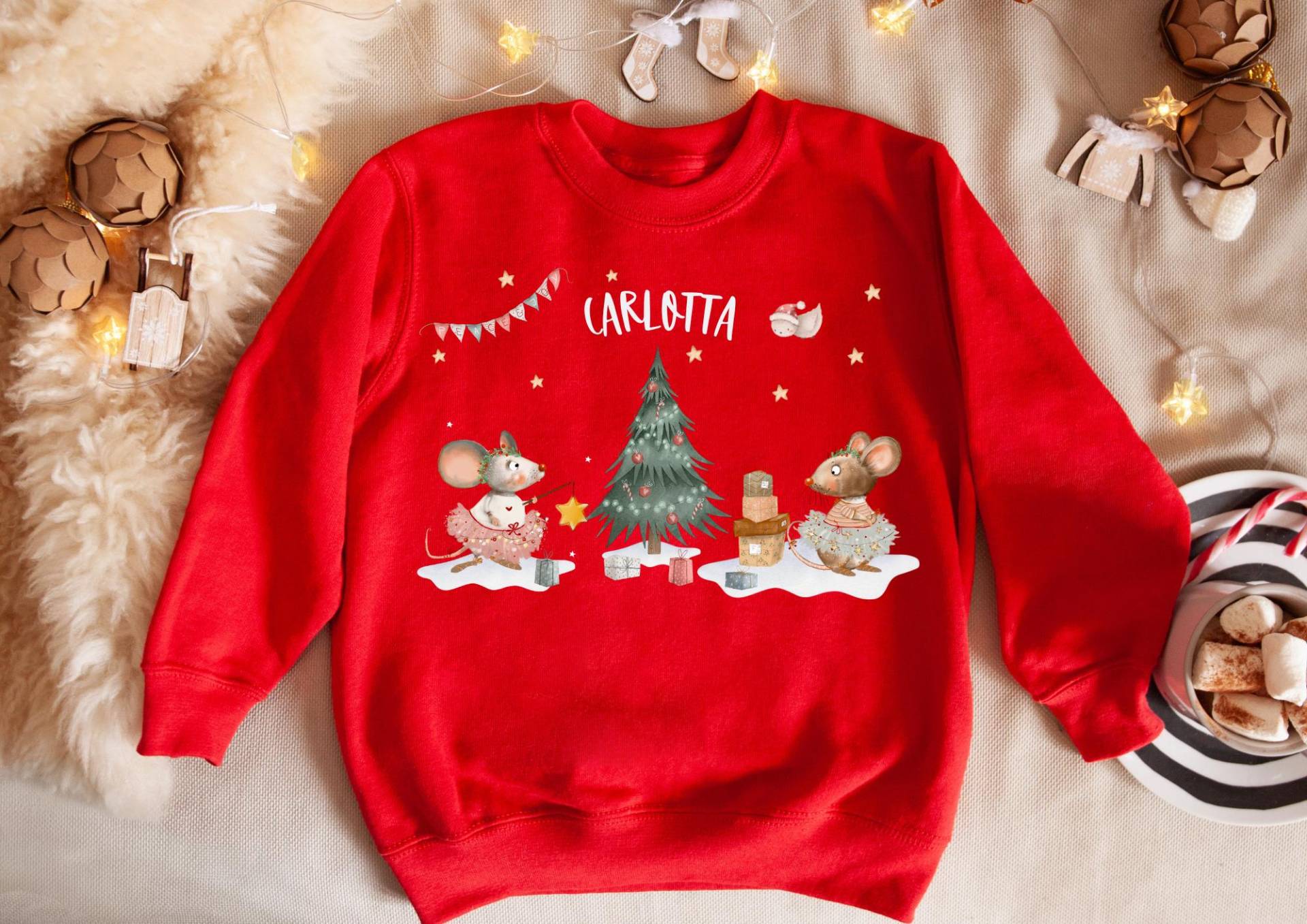 Weihnachtspullover Kinder Personalisiert - Mäuse, Tannenbaum & Geschenke Niedliches Weihnachtsmotiv von InselKids