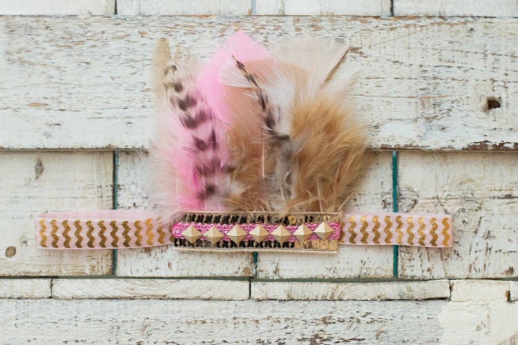 Gold Rosa Und Creme Feder Stirnband, Indie Kopfschmuck, Krone Gold Rosa Und Creme Feder Stirnband, Indie Kopfschmuck, Krone von InsideQuinnsCloset