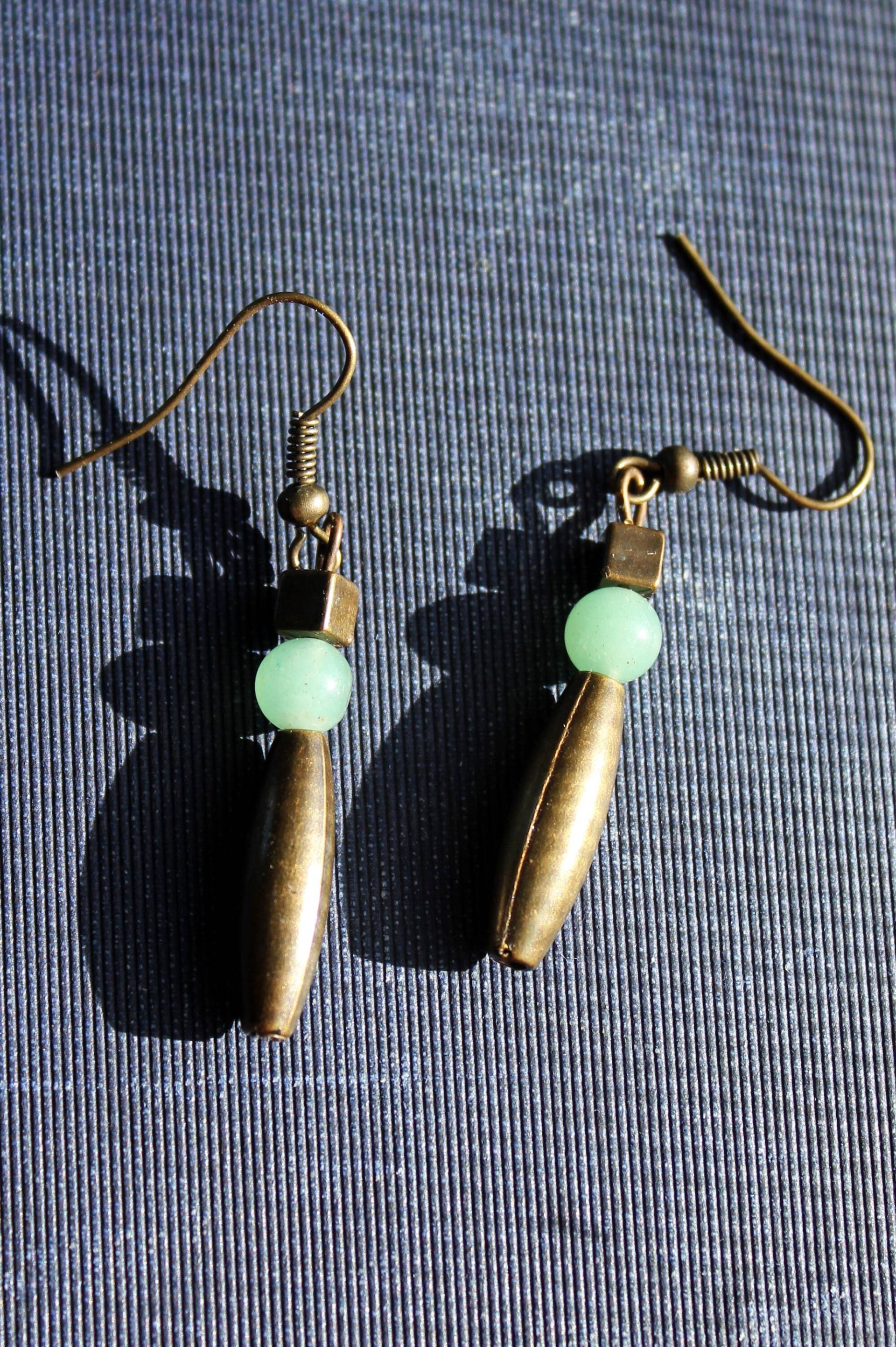 Bronze Und Grüne Perle Baumseider Ohrringe Bronze Und Grüne Perle Baumseider Ohrringe von Inspirary