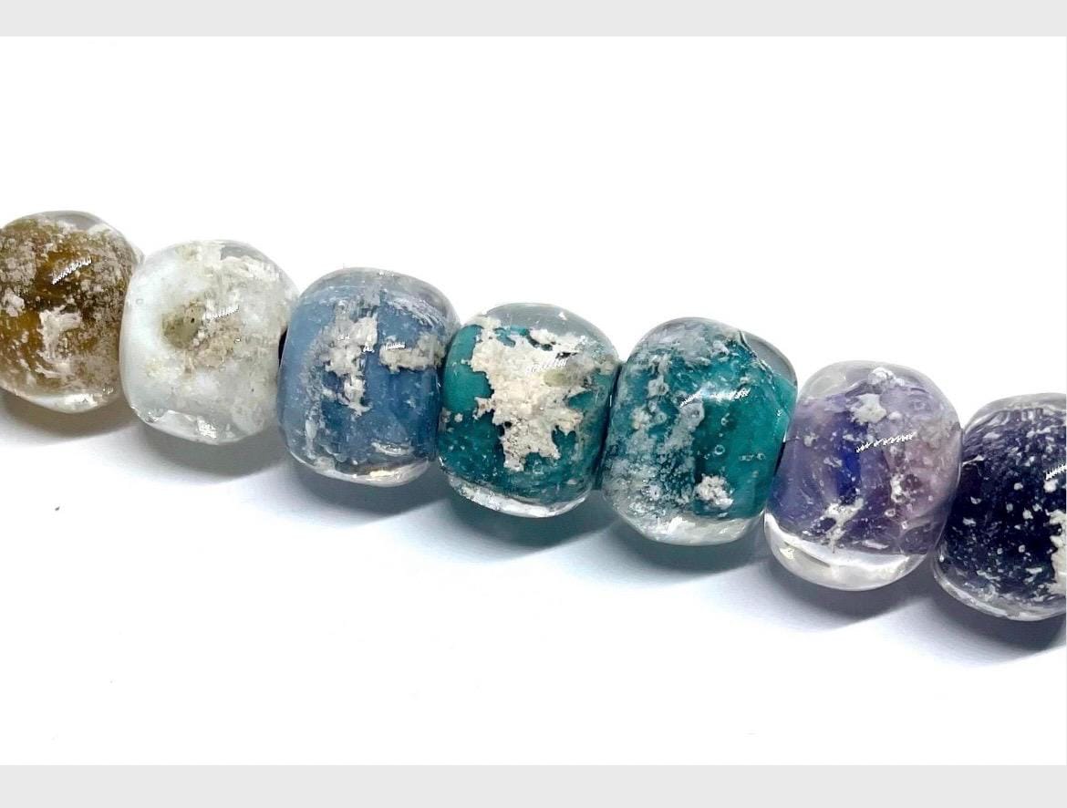 Gedenkglas Haustier Asche Perle 1 Mm Kleines Loch Eine Gedenkglas Haustier Asche Perle 1 Mm Kleines Loch Eine von InspireGlassStudio