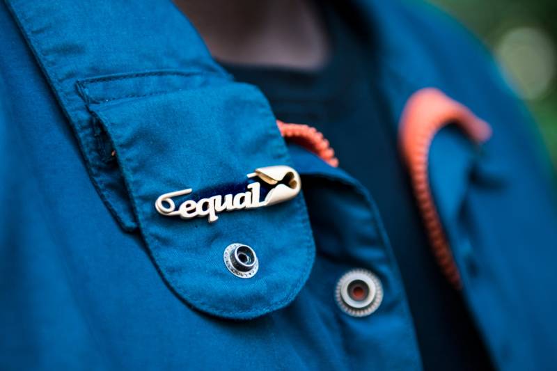 Inspirierender Sicherheits Pin Von Inspirierten Pins Elqual in Partnerschaft Mit Ecuality Now Inspirierender Sicherheits Pin Von Inspirierten Pins Elqual in Partnerschaft Mit Ecuality Now von InspiredPins
