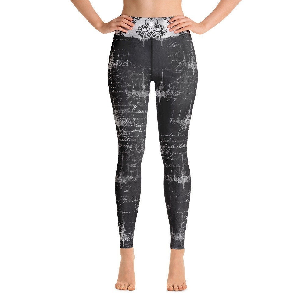 Gothic Silber Kronleuchter Damask Yoga Leggings von InspiredRebellion