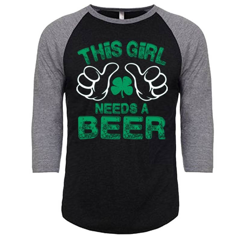 This Girl Needs A Beer - Unisex Tri-Blend 3/4 Ärmel Raglan Baseball T-Shirt Größen Xs-3Xl von InspiredRebellion