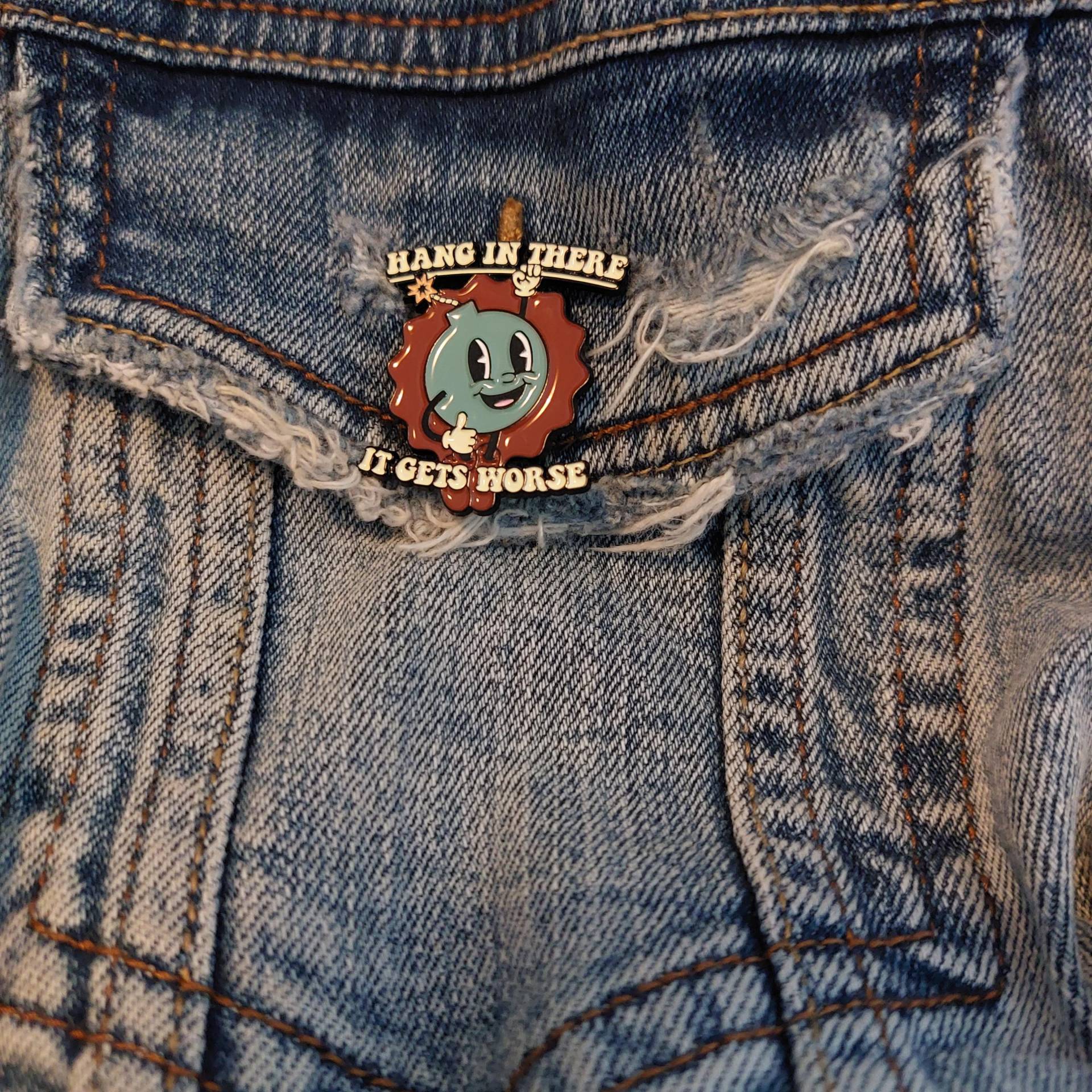 Anstecker Kleine Bombe Hang in There It Gets Worse Atombombe Schwarzer Humor Pin Deko Kleidung Rucksack Emaille Geschenkidee Anstecker Kleine Bombe Hang in There It Gets Worse Atombombe Schwarzer Humor Pin Deko Kleidung Rucksack Emaille Geschenkidee von InspiredbyJulez