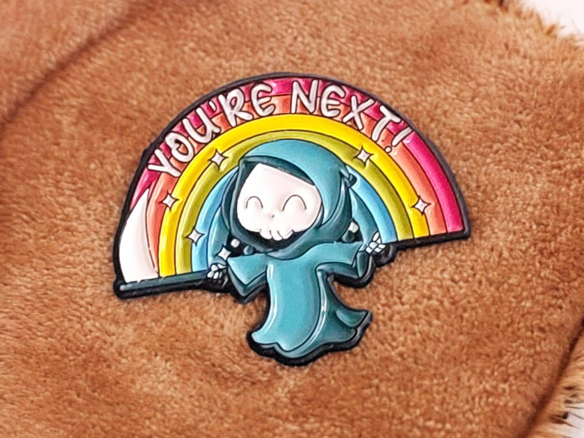Anstecker Kleiner Tod Sensenmann You Are Next Cute Regenbogen Pin Fashion Brosche Skelett Bunt Spruch Sprüche Schwarzer Humor Anstecker Kleiner Tod Sensenmann You Are Next Cute Regenbogen Pin Fashion Brosche Skelett Bunt Spruch Sprüche Schwarzer Humor von InspiredbyJulez