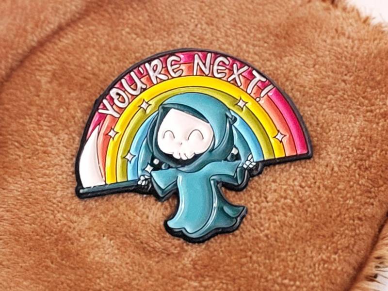 Anstecker Kleiner Tod Sensenmann You Are Next Cute Regenbogen Pin Fashion Brosche Skelett Bunt Spruch Sprüche Schwarzer Humor Anstecker Kleiner Tod Sensenmann You Are Next Cute Regenbogen Pin Fashion Brosche Skelett Bunt Spruch Sprüche Schwarzer Humor von InspiredbyJulez