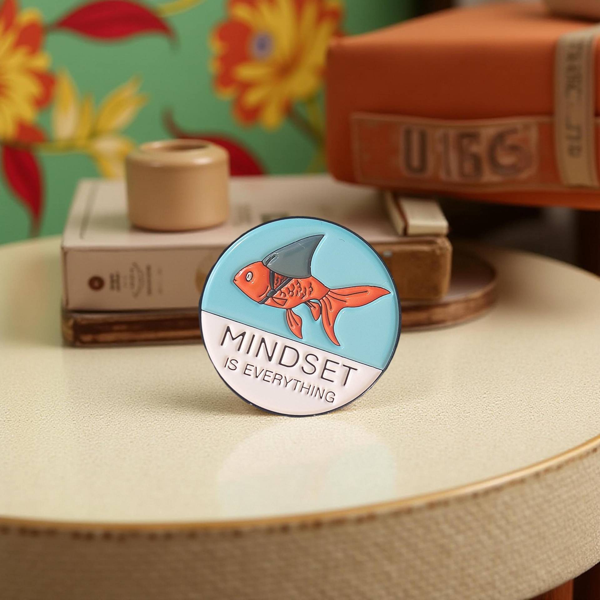 Anstecker Mindset Is Everything Goldfisch Und Hai Meer- Pin Mit Spruch - Positiv Minds Geschenkidee You Are What U Want To Be Anstecker Mindset Is Everything Goldfisch Und Hai Meer- Pin Mit Spruch - Positiv Minds Geschenkidee You Are What U Want To Be von InspiredbyJulez