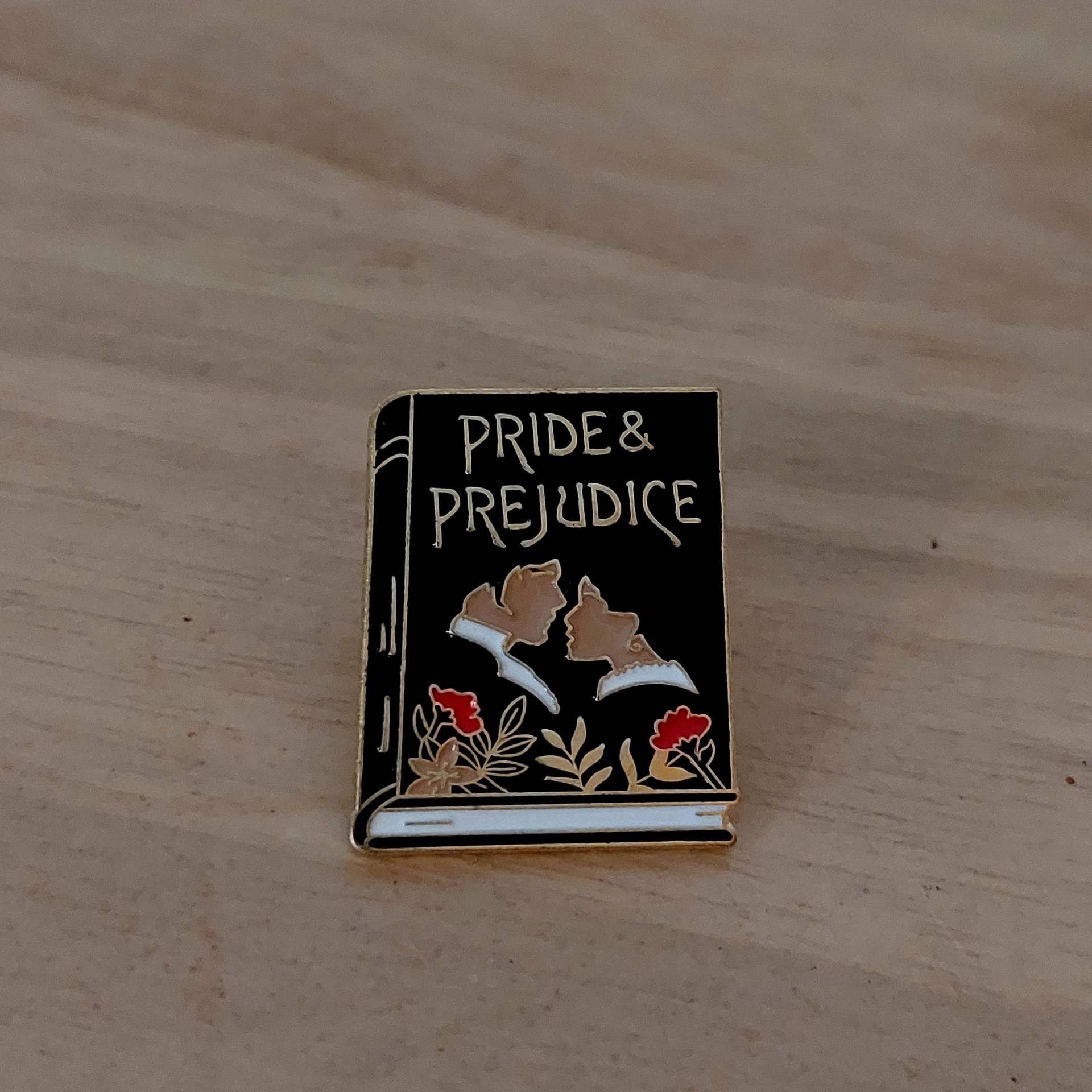 Anstecker Stolz Und Vorurteil Elizabeth Bennet Mr. Darcy Jane Austen Cute Bücher Pin Spruch Mode Taschen Kleidung Anstecker Stolz Und Vorurteil Elizabeth Bennet Mr. Darcy Jane Austen Cute Bücher Pin Spruch Mode Taschen Kleidung von InspiredbyJulez