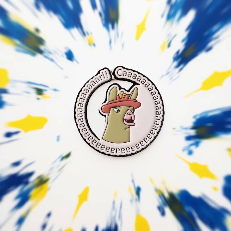 Hard Enamel Pin Caaaaaaarl - Das Tötet Menschen Lamas Mit Hüten Lustiger Nostalgie Geschenkidee 00Er Memes Anstecker von InspiredbyJulez