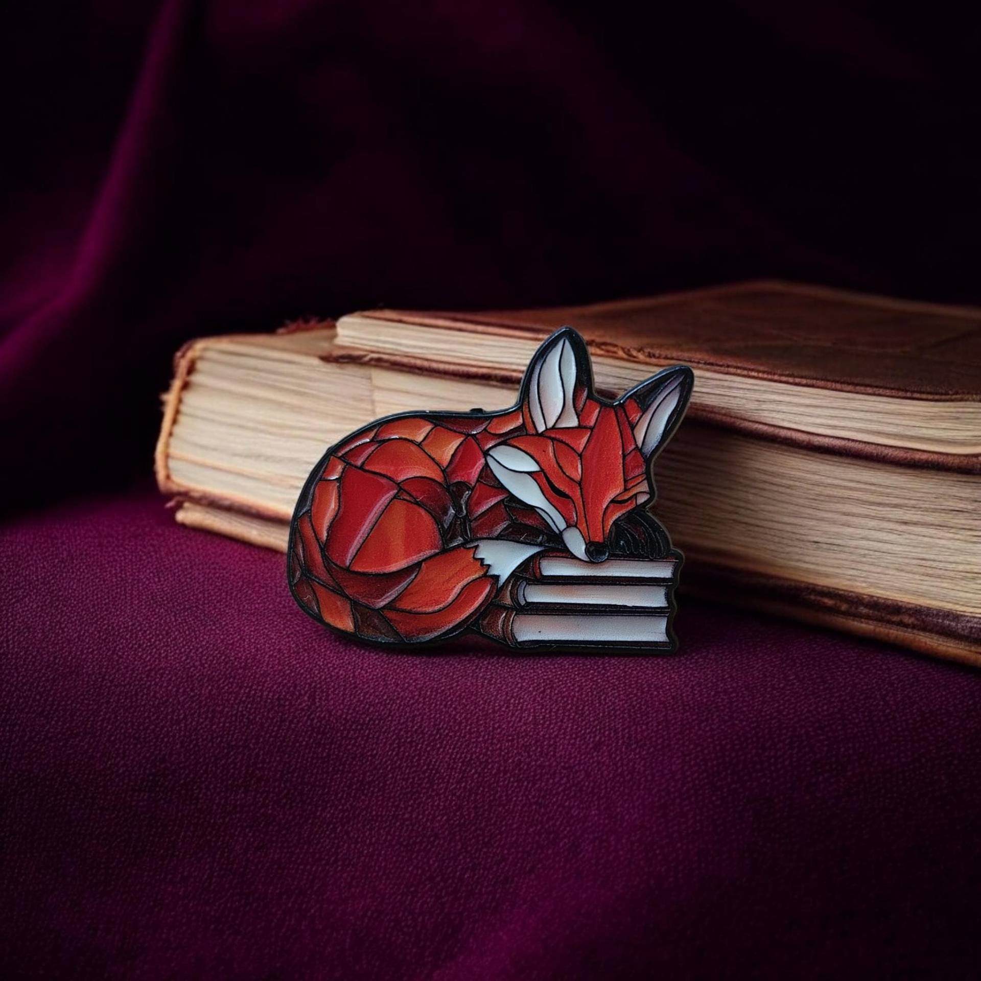 stained Glass Fox Enamel Pin - Cozy Bookish On Books Booktok Aesthetic Orange Red Reading Lover Gift von InspiredbyJulez