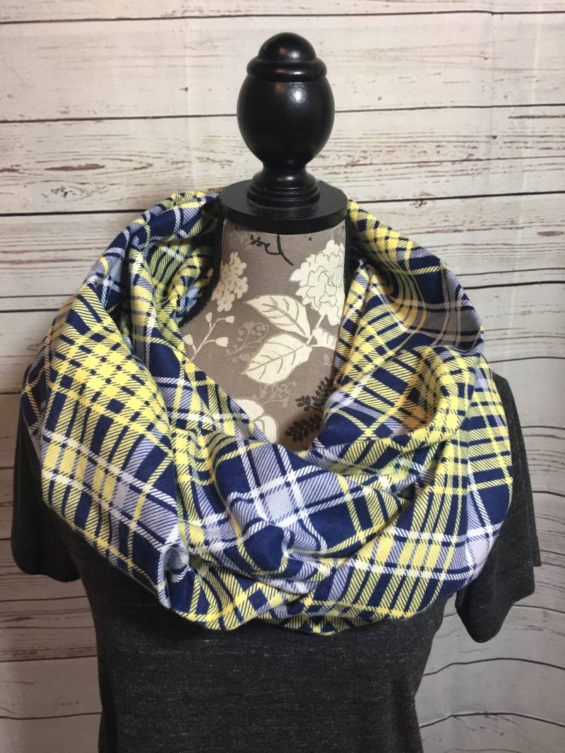 Blau Und Gelb Karierten Flanell Infinity Schal, Winter Geschenk Für Sie, Grau Schals, Warmen Schal von Inspiredthread