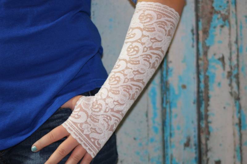 Lange Armstulpen Weiß, Schwarz Spitze Manschette, Boho Zubehör, Tattoo Abdecken, Manschetten, Arm Abdeckungen, Spitzenmanschetten, Tattoo-Abdeckungen von Inspiredthread