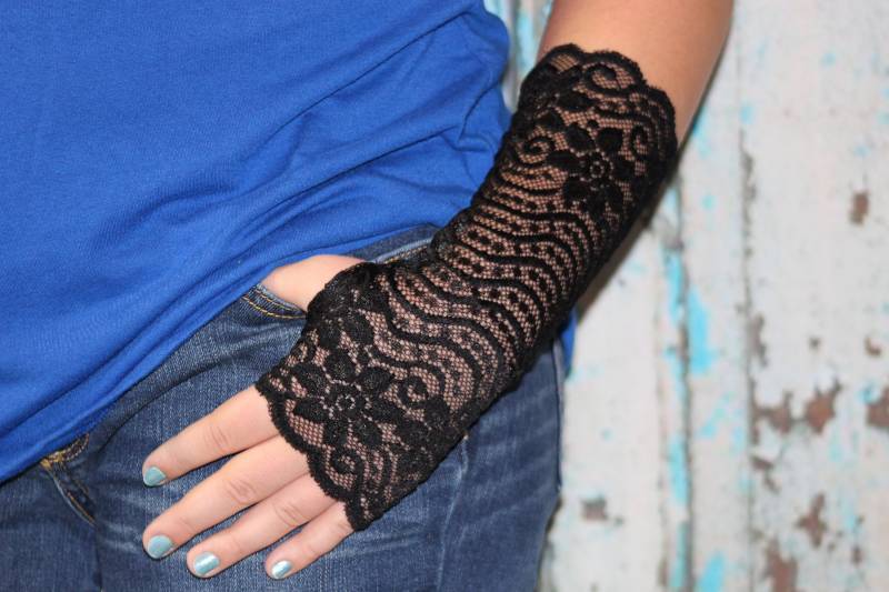 Schwarze Lange Fingerlose Handschuhe, Manschette Aus Schwarzer Spitze, Boho Accessoires, Tattoo-Abdeckung, Boho-Manschetten, Armbedeckungen von Inspiredthread