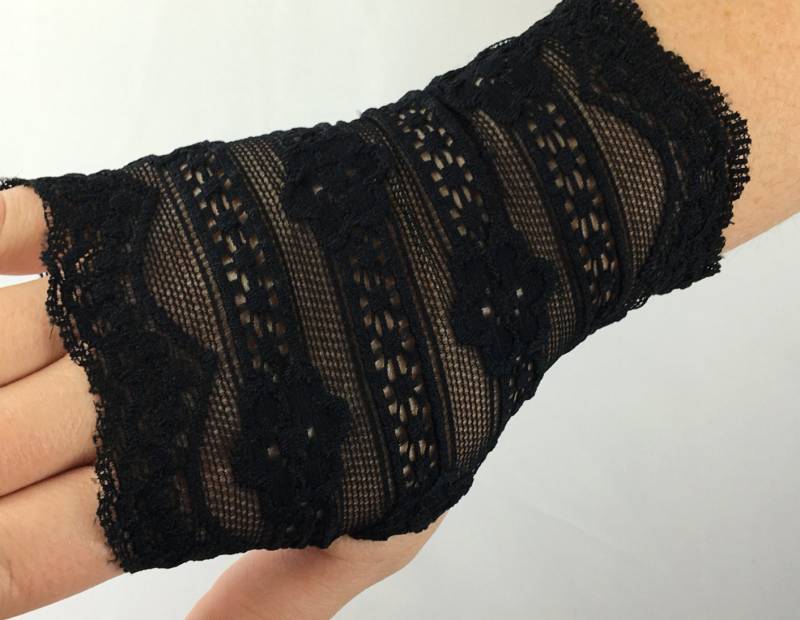 Schwarze Spitze Fingerlose Handschuhe, Handgelenk Zubehör, Boho, Tattoo Vertuschen, Boho Armband, Spitze, Tattoo-Abdeckung, Hochzeit Burlesque, Punk von Inspiredthread