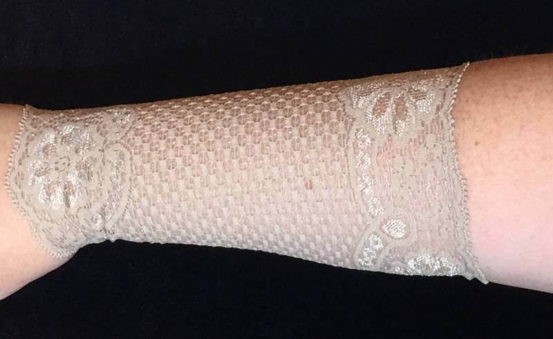 Tatttoo Cover Up, Tan Tattoo Cuff, Covers, Lace Wrist Cover, Arm-Cover, Spitzen-Manschetten von Inspiredthread