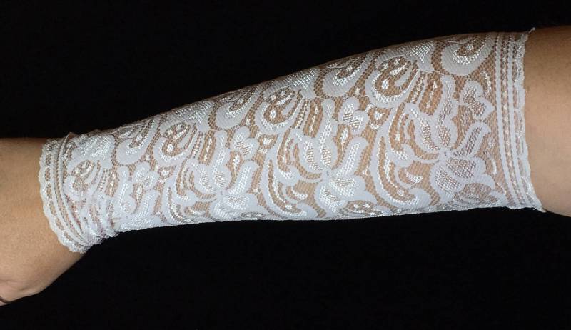 Weiße Armärmel, Schwarze Spitze Manschette, Handgelenk Boho Zubehör, Tattoo Vertuschen, Manschetten, Armbezüge, Spitzenmanschetten von Inspiredthread