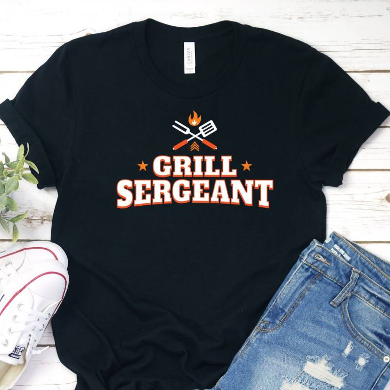Grill Sergeant Shirt, Papa Grilling Master Mens Cooking Shirt Grill Sergeant Shirt, Papa Grilling Master Mens Cooking Shirt von InspoTees
