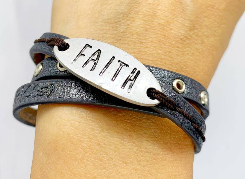 Teen/Unisex Inspirierendes Leder Wickelarmband | Goodworks Teen/Unisex Inspirierendes Leder Wickelarmband | Goodworks von InspyU