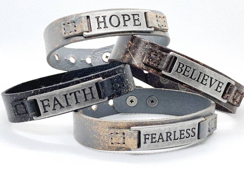 Unisex Inspirierendes Heiliges Einzelnes Lederarmband Mit Speziellem Satz | Goodworks Unisex Inspirierendes Heiliges Einzelnes Lederarmband Mit Speziellem Satz | Goodworks von InspyU