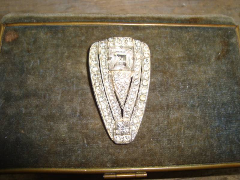 Schöne Art-Deco-Dame Kleiderclip von Instrumental