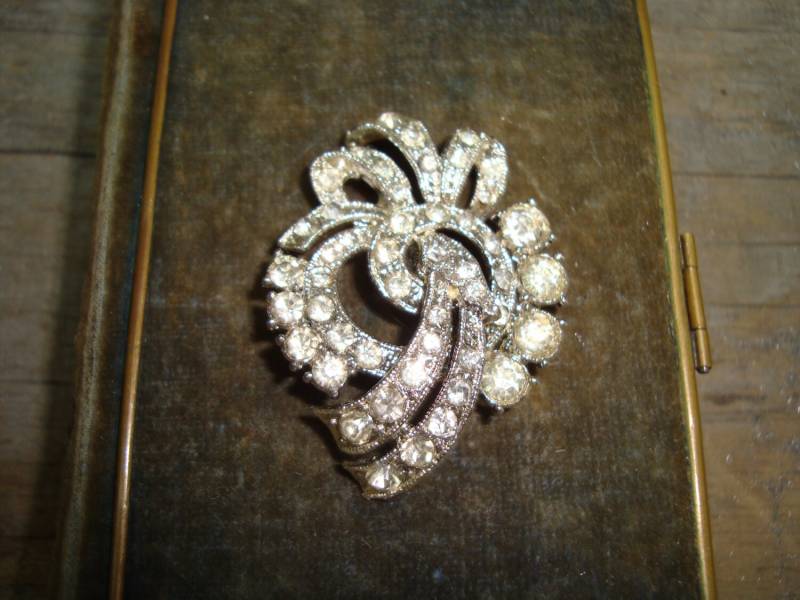 Vintage Art-Deco-Brosche Vintage Art-Deco-Brosche von Instrumental