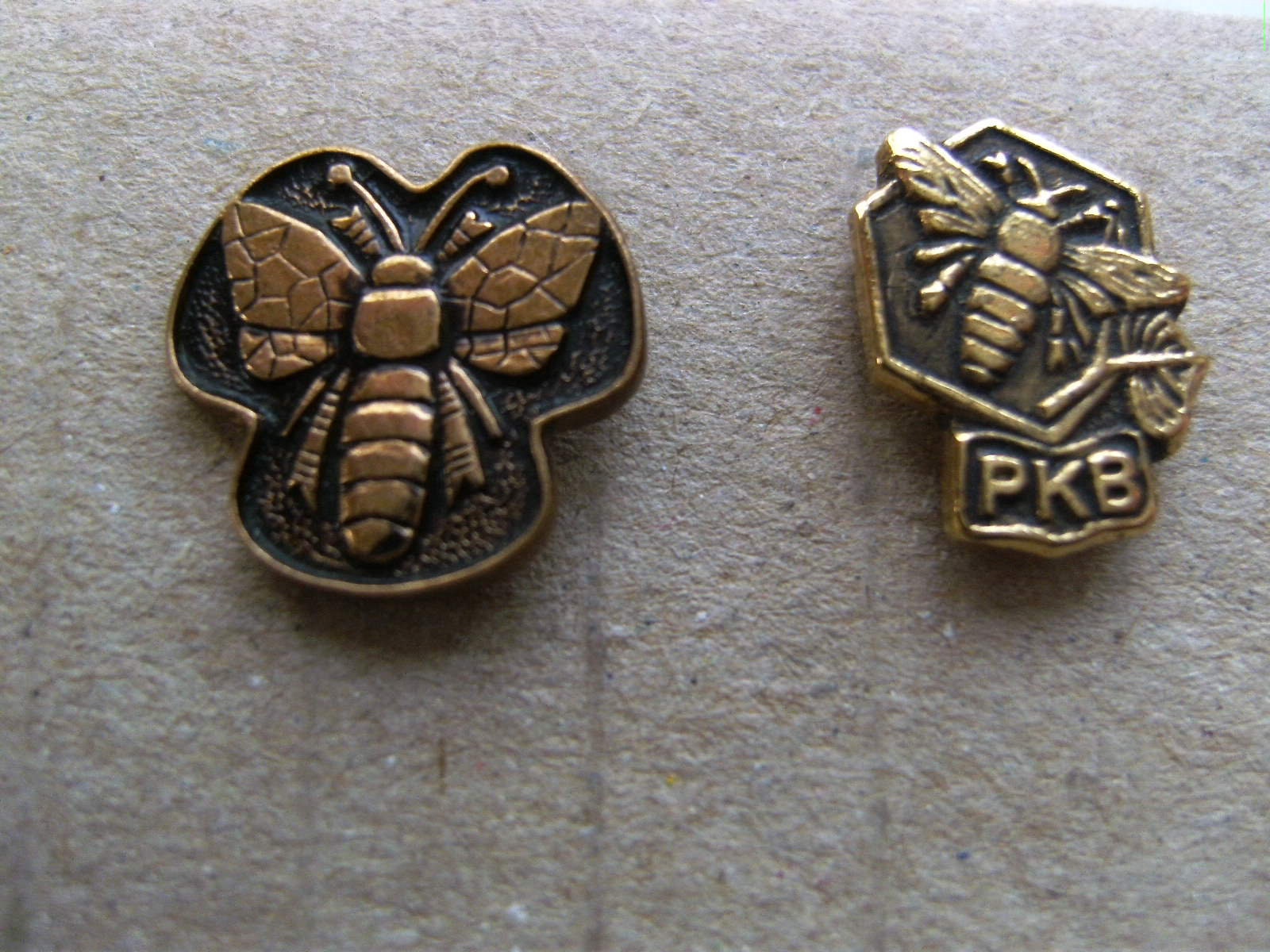 Biene - Jahrgang Anstecker Lot Von 2 Biene - Jahrgang Anstecker Lot Von 2 von Interestingsmallshop