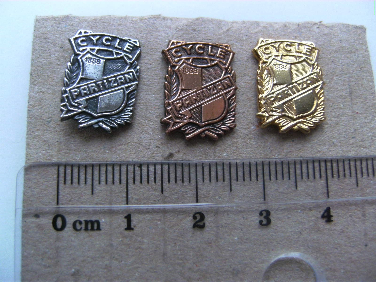 Schonwaschgang Partizan Fahrrad Fabrik Subotica Jugoslawien - Viele 3-Pin-Abzeichen Schonwaschgang Partizan Fahrrad Fabrik Subotica Jugoslawien - Viele 3-Pin-Abzeichen von Interestingsmallshop