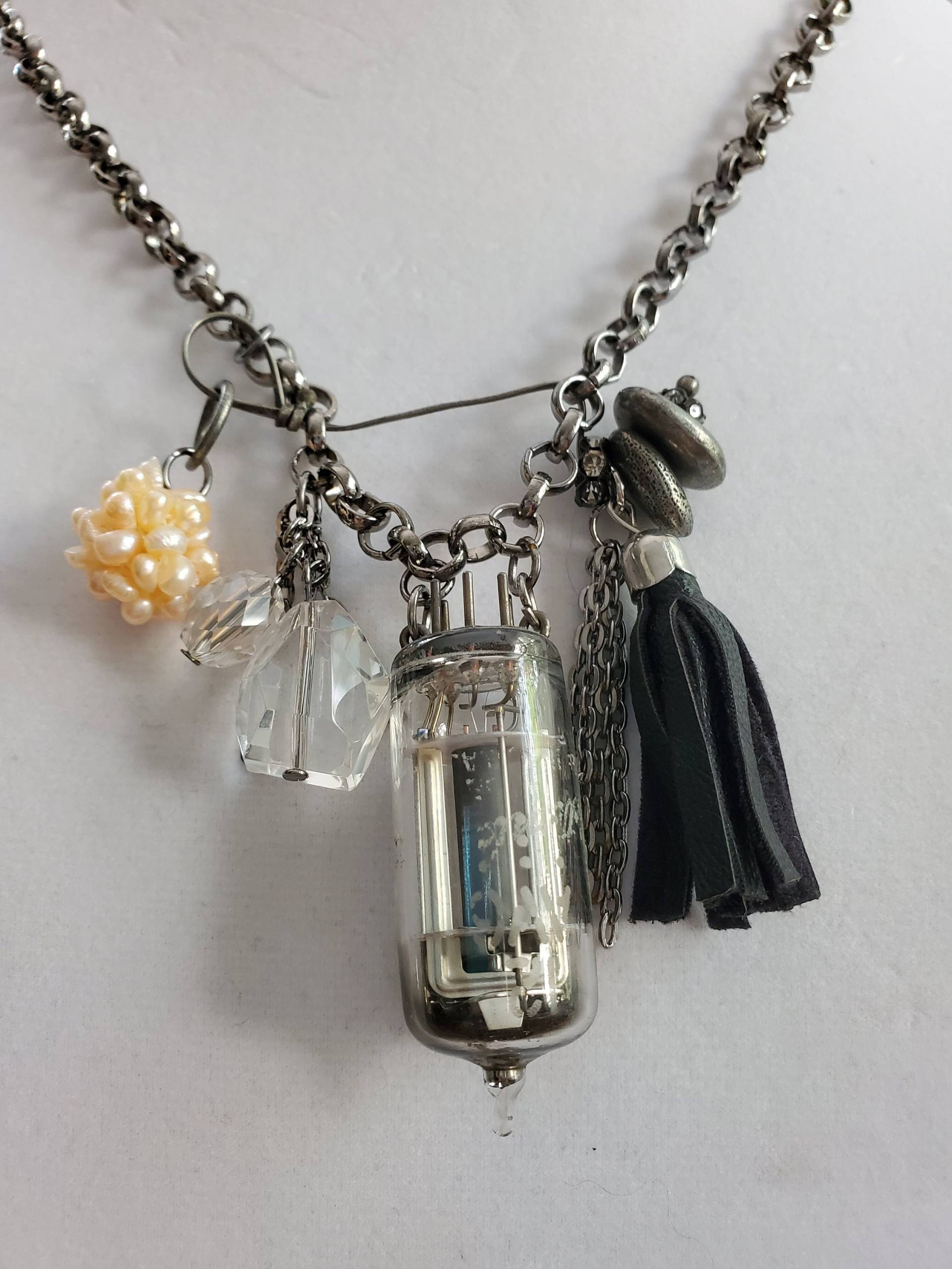 Vakuumschlauch Recycelte Halskette von InterferenceChannel