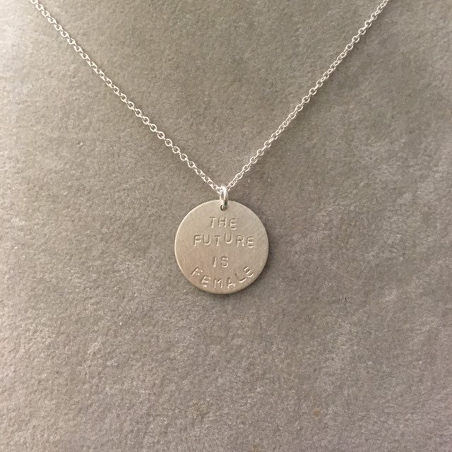 Die Zukunft Ist Weiblich Halskette Sterling Silber von IntermezzoDesigns