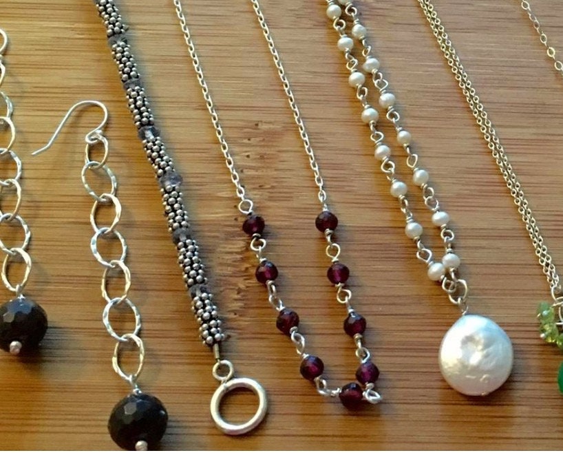 Überraschungs -/Überraschungs-Box Sterling Silber Und Edelstein, Perle, Swarovski Kristall Schmuck Ohrringe Armbänder Halsketten Mystery Box Überraschungs -/Überraschungs-Box Sterling Silber Und Edelstein, Perle, Swarovski Kristall Schmuck Ohrringe Armbänder Halsketten Mystery Box von IntermezzoDesigns