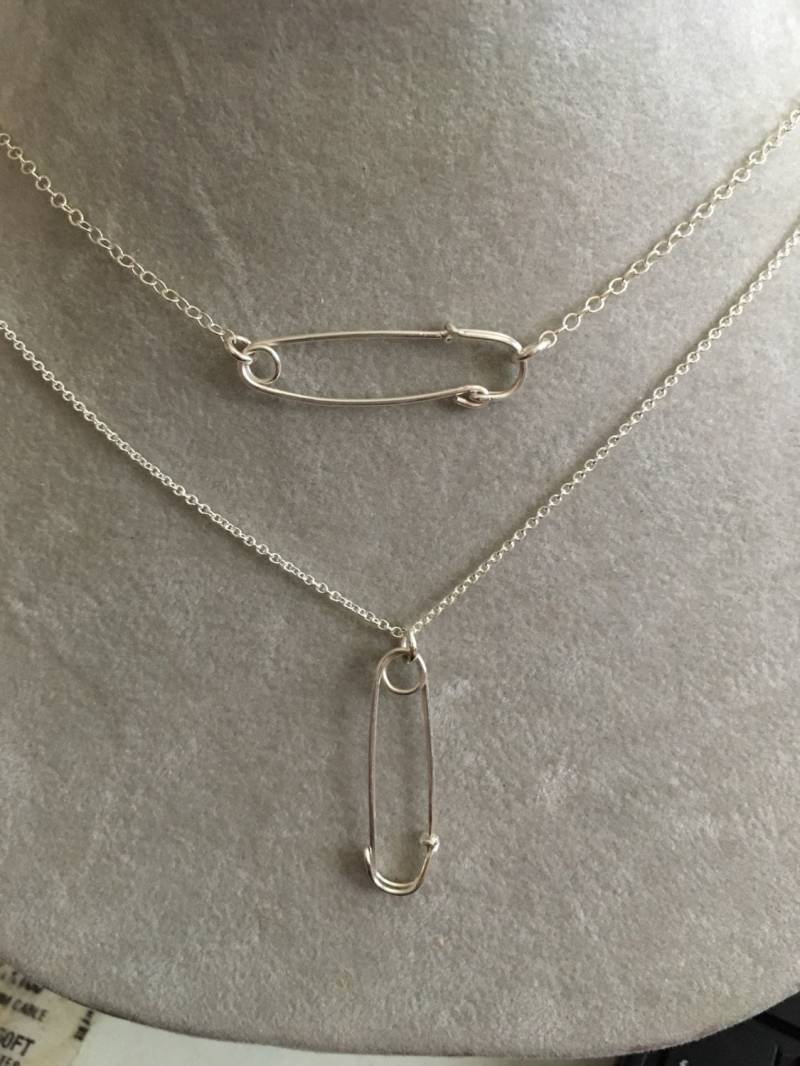 sterling Silber Sicherheitsnadel HalskettePolitik Wahl Demokrat Feminist 2016 Gleichheit Pflege Solidarität sterling Silber Sicherheitsnadel HalskettePolitik Wahl Demokrat Feminist 2016 Gleichheit Pflege Solidarität von IntermezzoDesigns