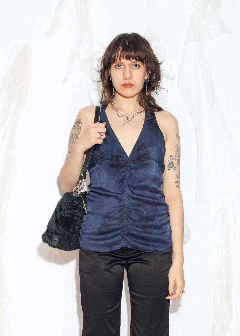 Reworked Vintage Y2K Rüschentop in Blau - 2000Er Jahre Slim Fit Bluse Aus Reiner Seide Upcycled Batik Mode Gr. Xl von InterzoneVntg