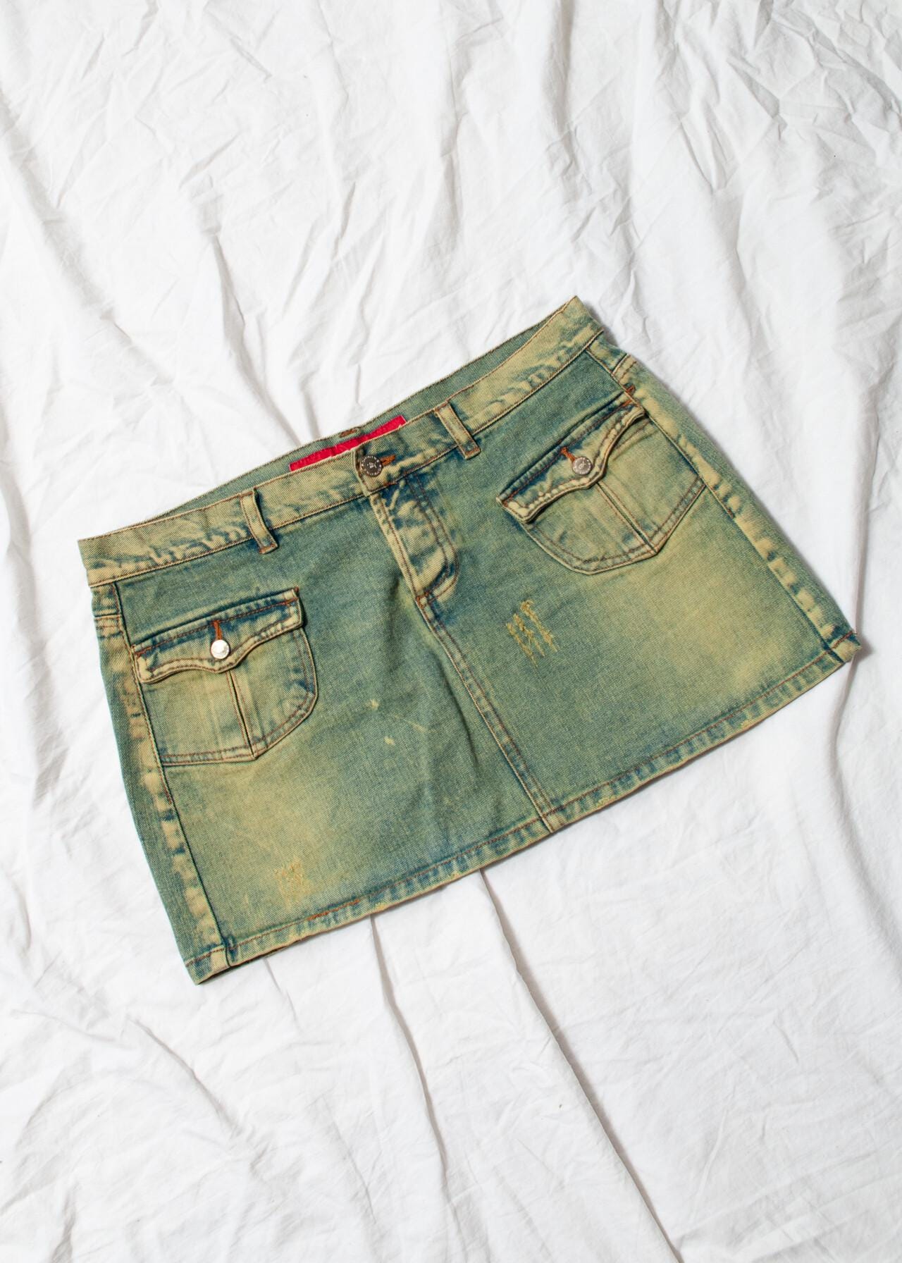 Reworked Y2K Denim Micro Rock in Mud Wash Grün Von Fishbone - 2000S Low Rise Mini Grunge Style Vintage Fashion Size L Reworked Y2K Denim Micro Rock in Mud Wash Grün Von Fishbone - 2000S Low Rise Mini Grunge Style Vintage Fashion Size L von InterzoneVntg