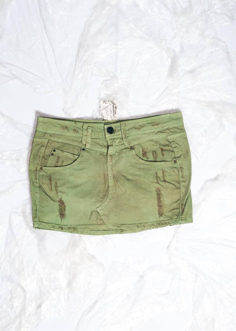 Reworked Y2K Mini Rock in Grünen Denim - 2000S Mud Wash Vintage Style Micro Größe S von InterzoneVntg