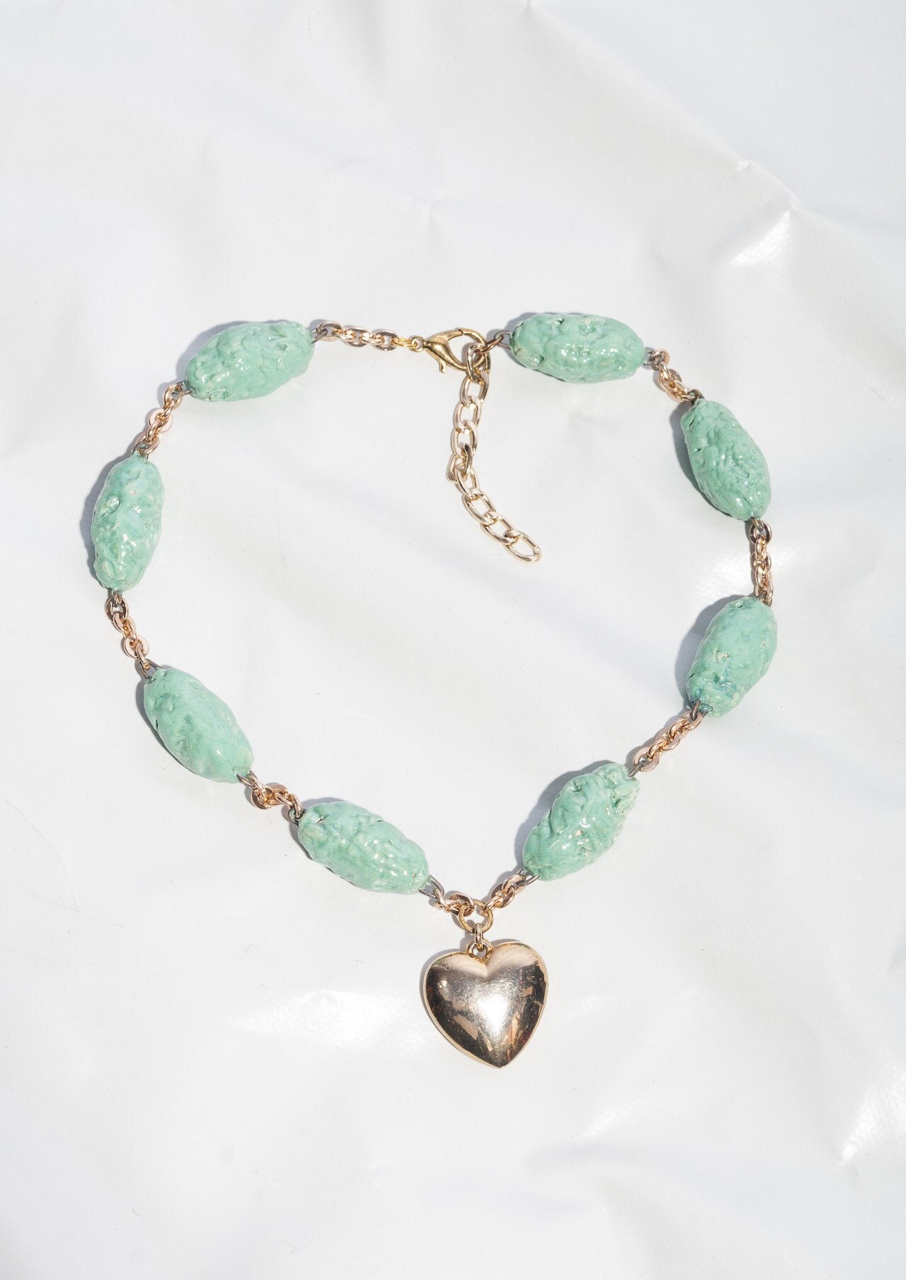 Überarbeitete Herz Halskette 80Er Jahre Vintage Keramik Bead Handmade Y2K Gold Anhänger von InterzoneVntg