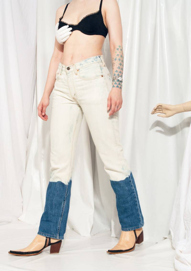 Überarbeitete Vintage Levi's Jeans 90Er Jahre Straight Leg Denim Hose 1990Er Grunge Gebleichte Dip-Gefärbte Rave-Jeans Mit Mittlerer Leibhöhe von InterzoneVntg
