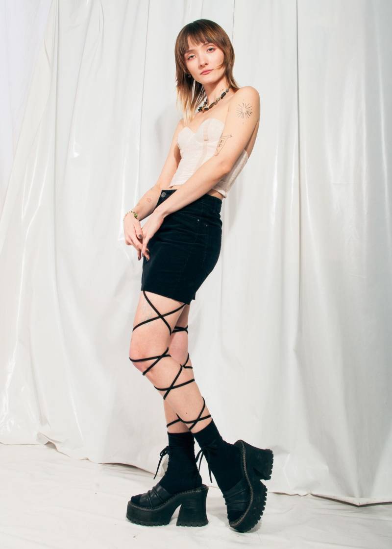 Überarbeiteter Vintage Rock Y2K Oberschenkel Riemen Cord 2000Er Mini Upcycled One-Off Rave von InterzoneVntg