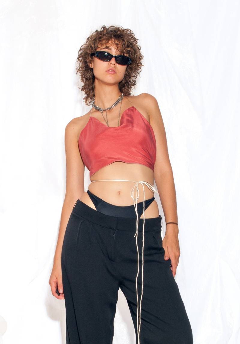 Überarbeitetes Vintage Seidenwickeloberteil in Reversible Pink Y2K Handgefertigte Upcycled Bluse Aus Reiner Seide von InterzoneVntg