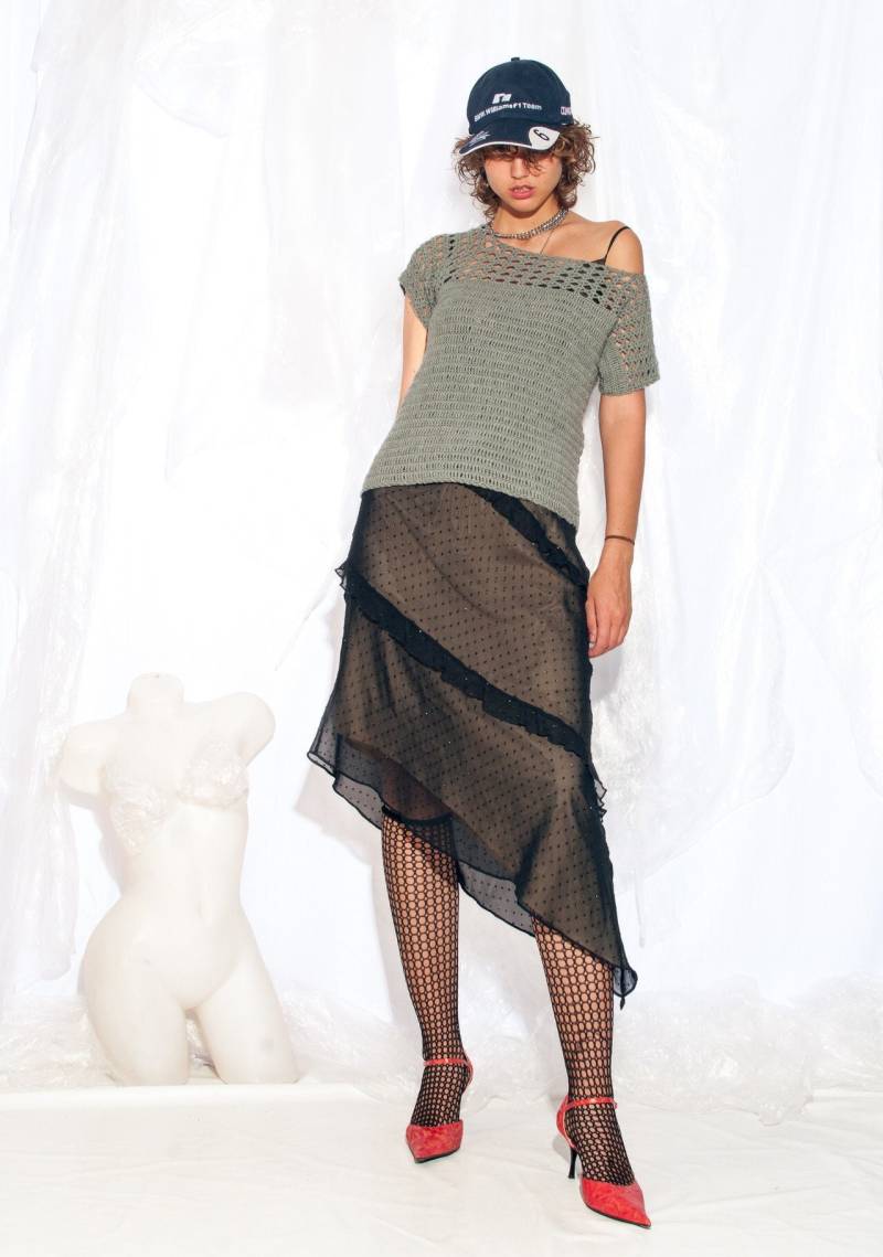 Vintage 80Er Handgemachtes Strick Top in Grau Mit Häkelspitze 1980S Off Shoulder T-Shirt Weste Klein von InterzoneVntg