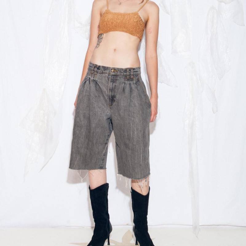 Vintage 80Er Jahre Jeans Shorts in Grau - Stonewashed Jorts Mit Weitem Bein Y2K Style Reworked Fashion Größe M von InterzoneVntg