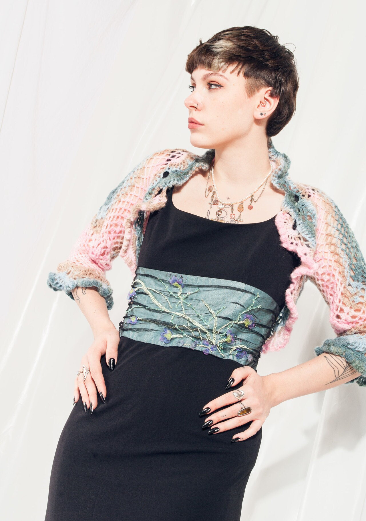 Vintage 90Er Handgemachter Häkel Bolero in Pink Und Türkis - Y2K Coquette Style Strickspitze Cardigan Top Größe S von InterzoneVntg